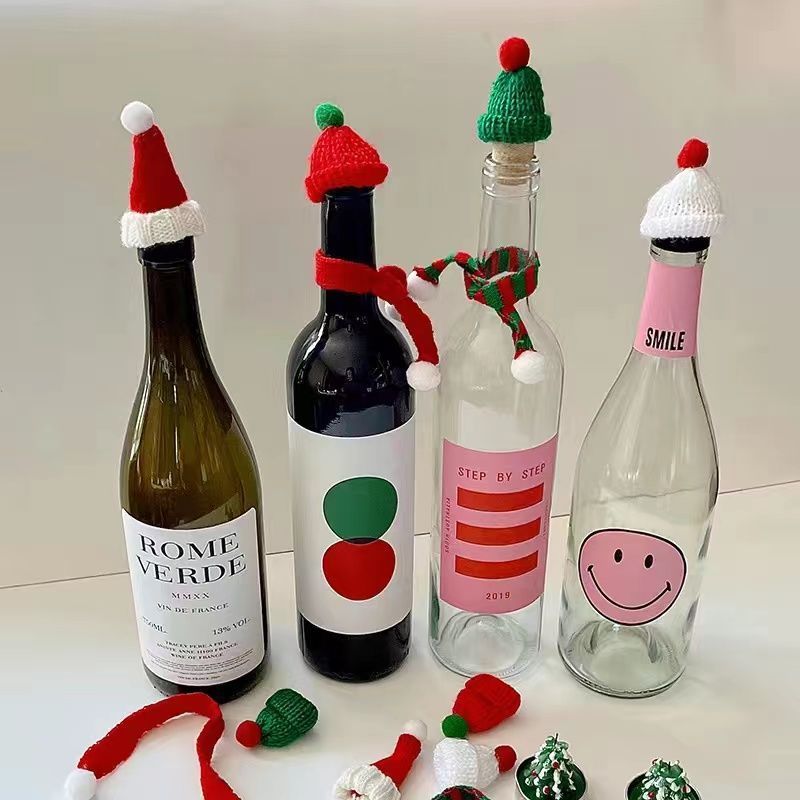 Mini Christmas Hats & Scarves Set - for Dolls, Lollipops, Fingers and Decorations